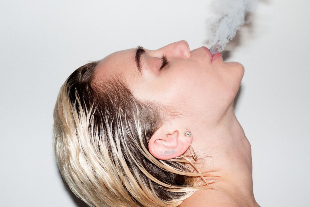 Miley-Cyrus-Nude-17