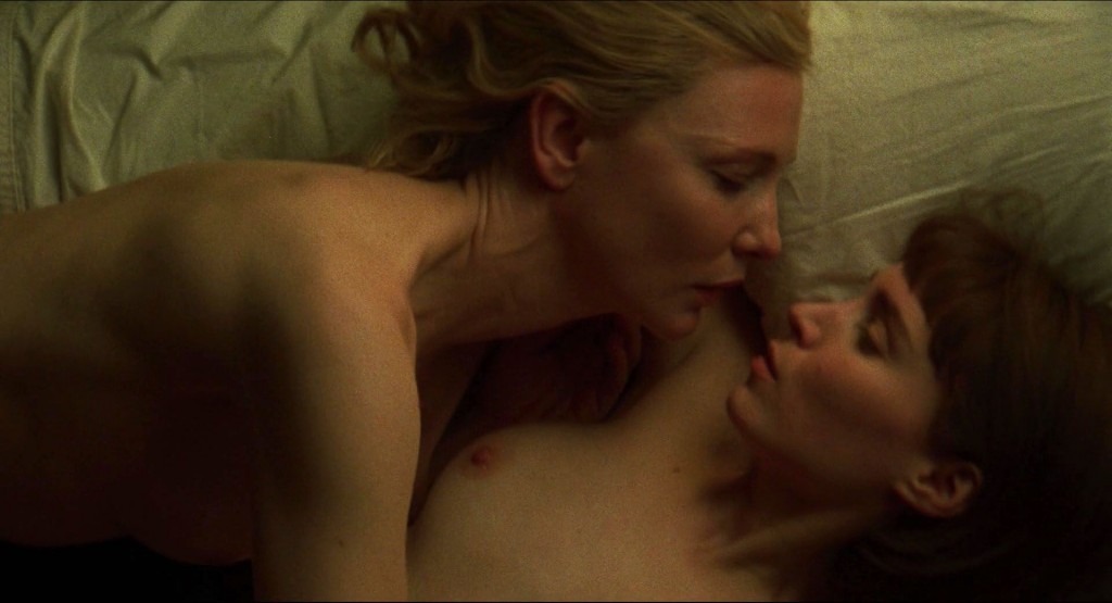Lesbian-Scene-Rooney-Mara-Cate-Blanchett-10