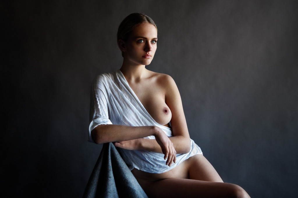 Madison Riley Nude & Sexy 4