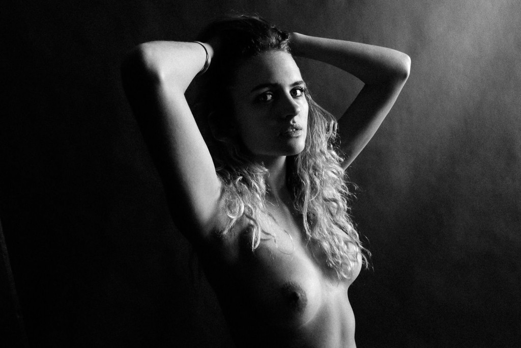 Madison Riley Nude & Sexy 5