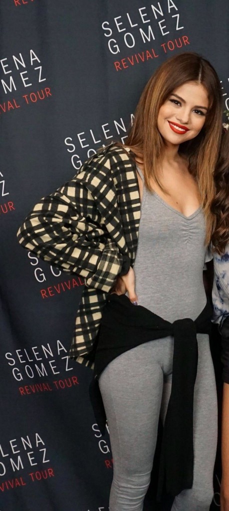 Selena Gomez Camel Toe