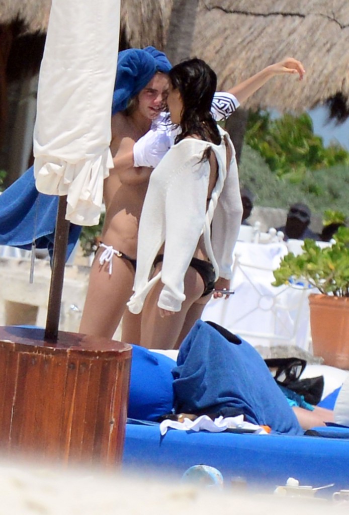 Michelle Rodriguez and Cara Delevingne Topless 15