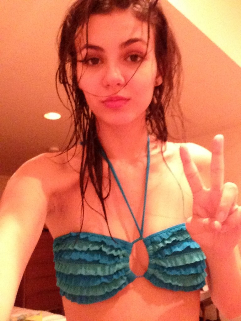 Victoria Justice Naked 017