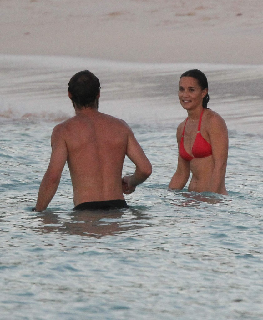 Pippa Middleton Bikini 30