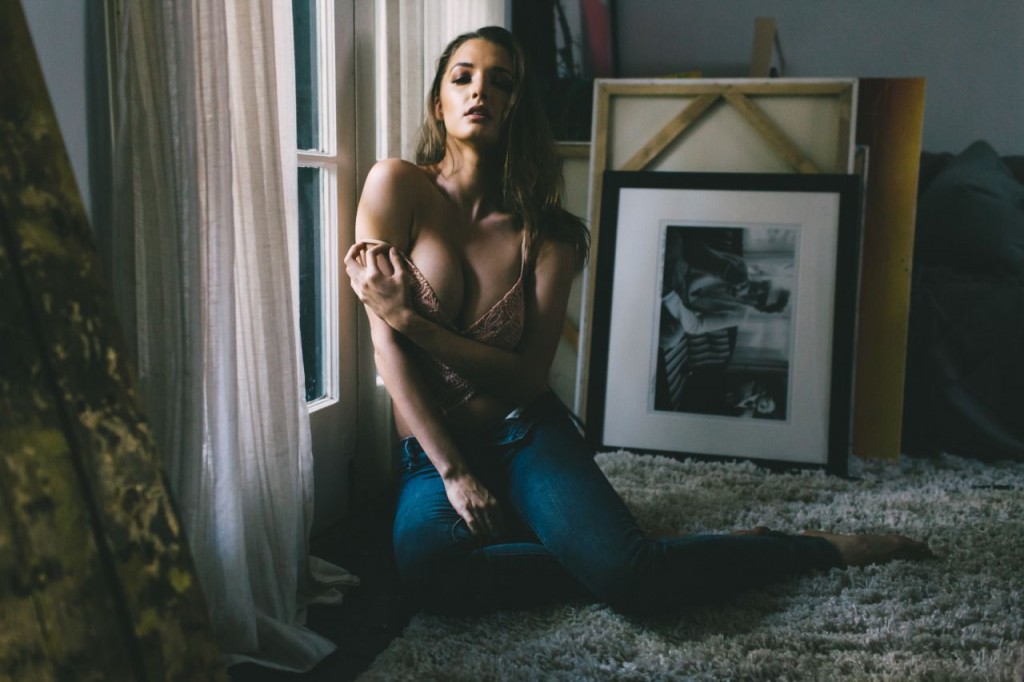 Alyssa-Arce-Sexy-Topless-33