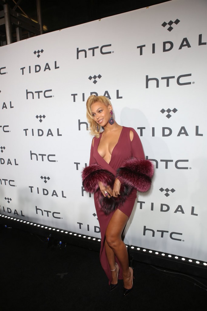 Beyonce-Cleavage-16