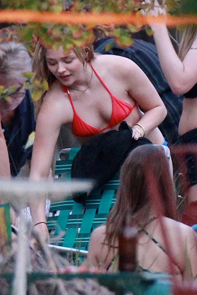 Chloe-Grace-Moretz-in-a-Bikini-17