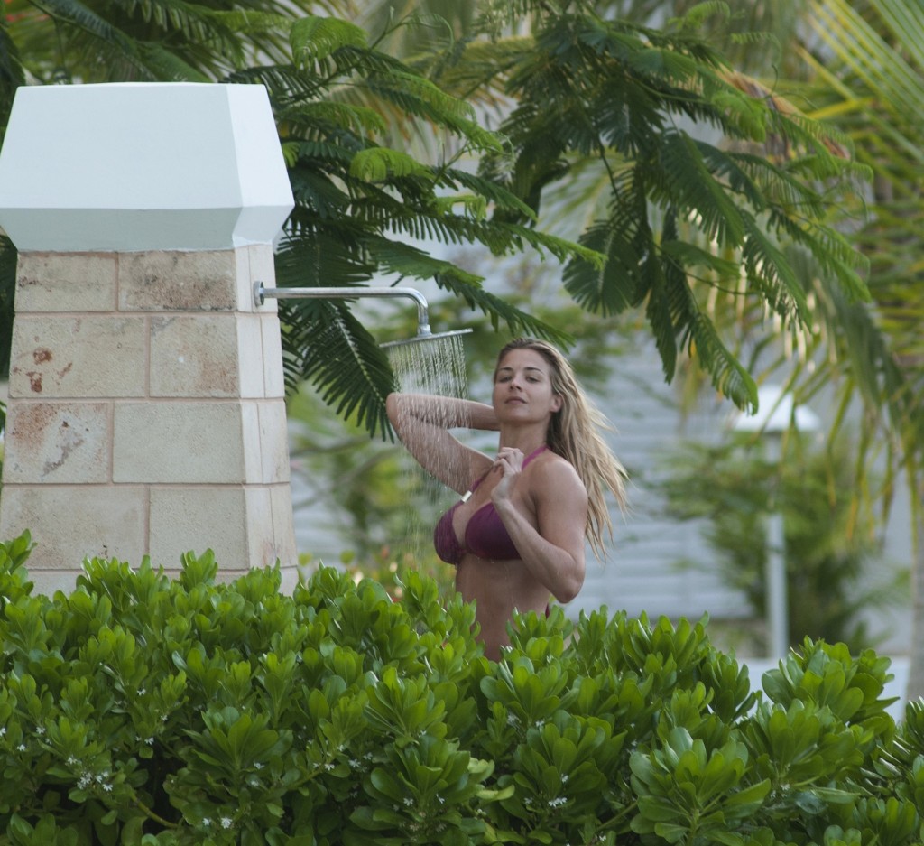 Gemma-Atkinson-in-a-Bikini-9