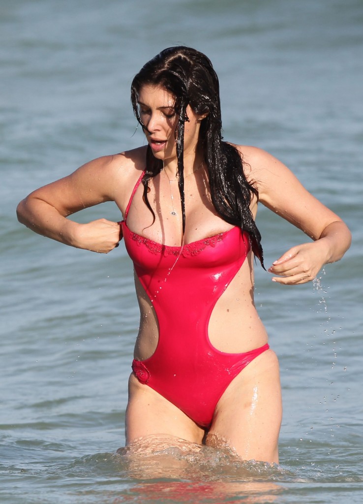 Brittny-Gastineau-in-a-Swimsuit-11