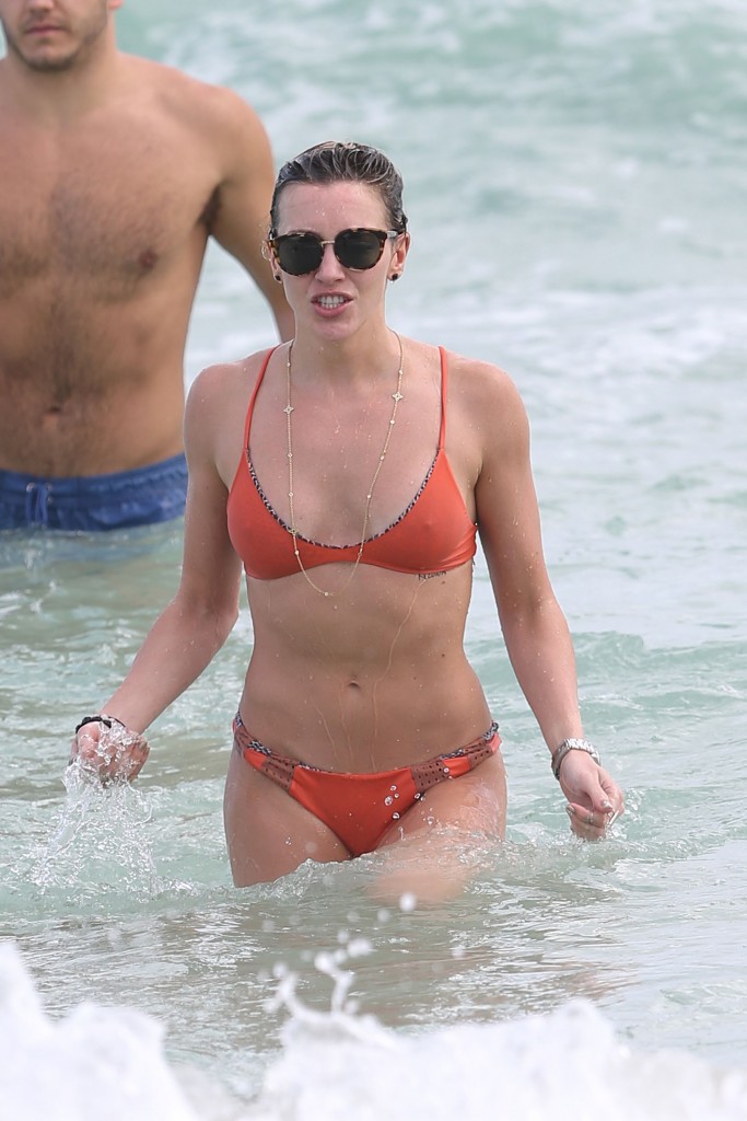 Katie-Cassidy-Bikini-31