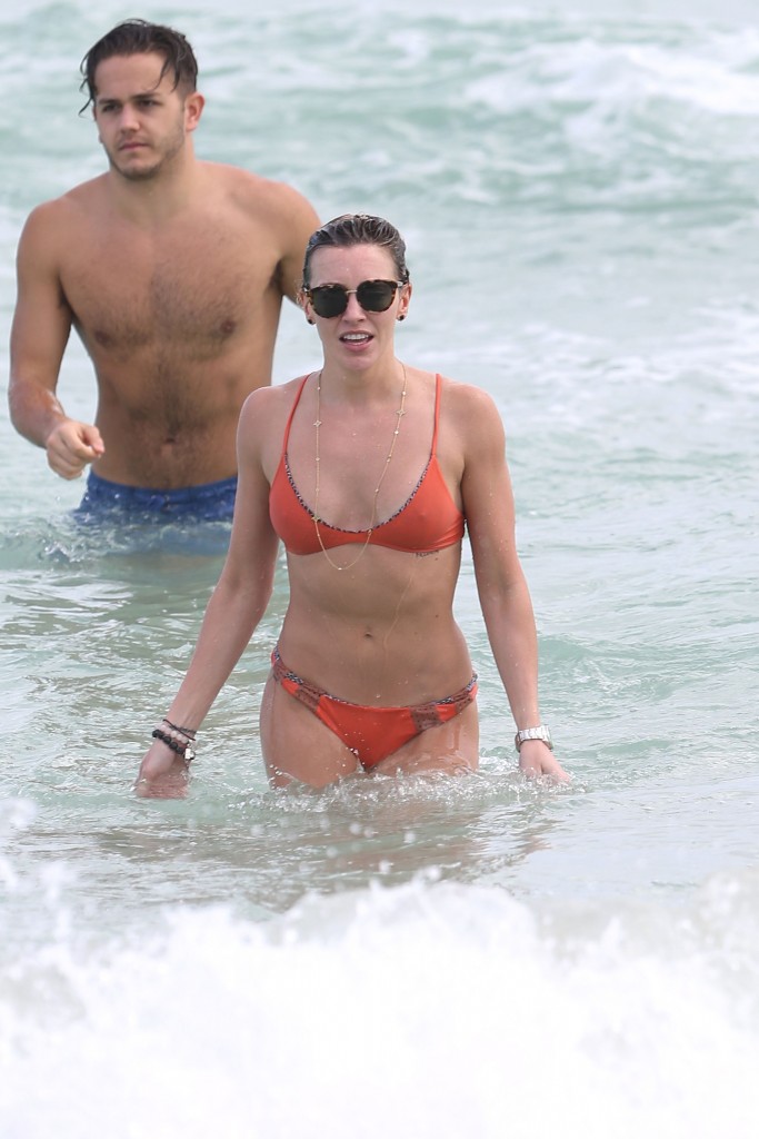 Katie-Cassidy-Bikini-32