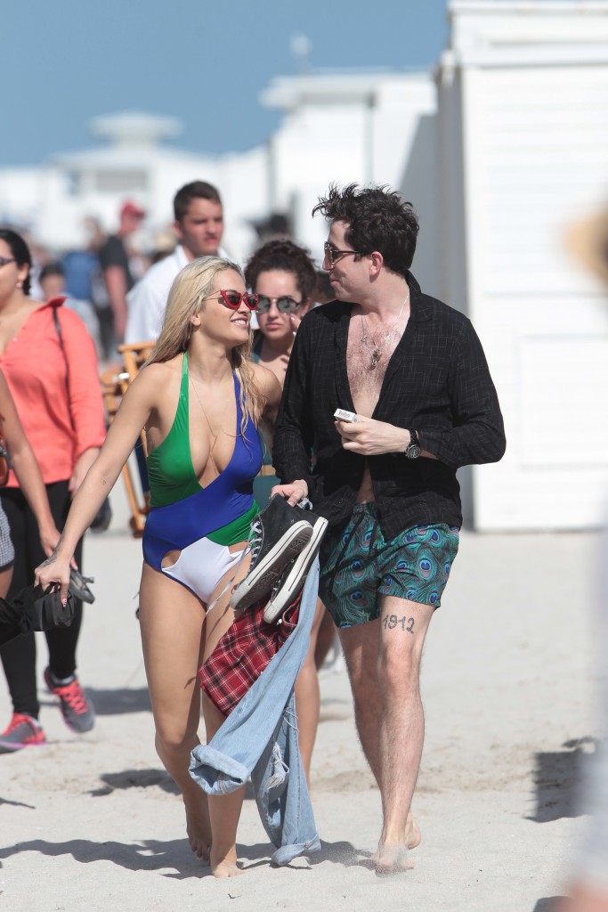 *** UK ONLY *** *** MAIL ONLINE OUT ***146298, Rita Ora and Daisy Lowe show off their bikini bodies on the beach in Miami. The British beauties appeared to be having a great time in their sexy one piece bathing suits as they splashed in the ocean. Rita's X Factor co-star Nick Grimshaw watched from the beach. Miami, Florida - Monday December 28, 2015. PHOTOGRAPH BY Pacific Coast News / Barcroft Media UK Office, London. T +44 845 370 2233 W barcroftmedia.com USA Office, New York City. T +1 212 796 2458 W barcroftusa.com Indian Office, Delhi. T +91 11 4053 2429 W barcroftindia.com