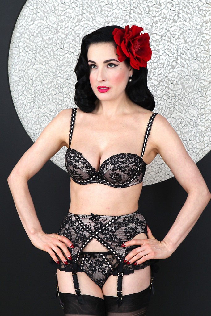 Dita-Von-Teese-Sexy-114