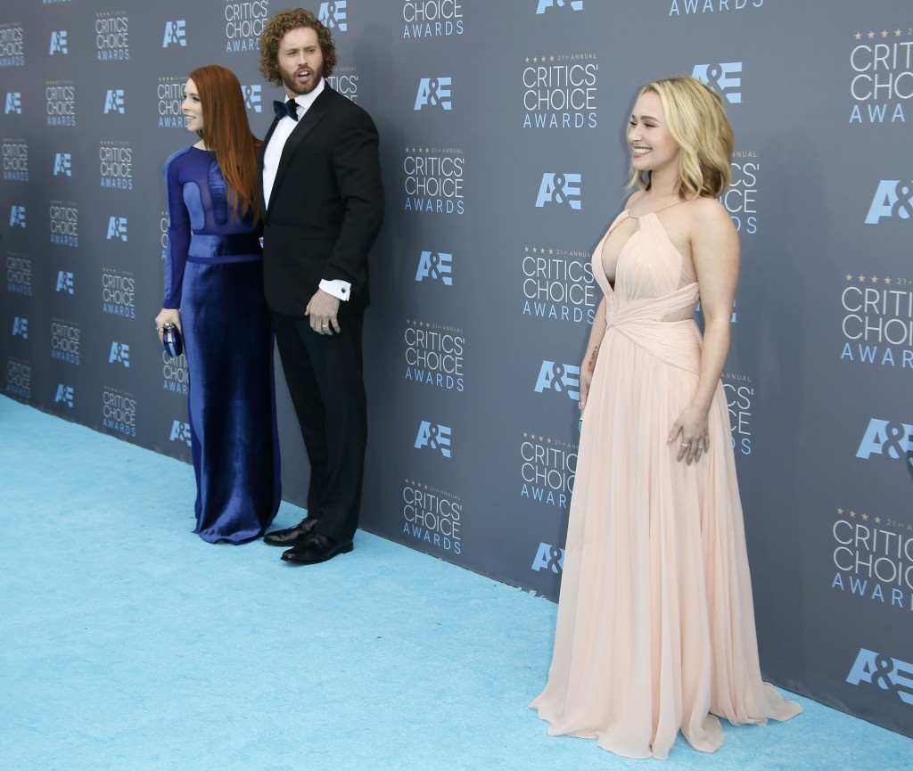 Actress Hayden Panettiere (R) poses alongside actor T.J. Miller and his wife Kate as they arrive at the 21st Annual Critics' Choice Awards in Santa Monica, California January 17, 2016.  REUTERS/Danny Moloshok