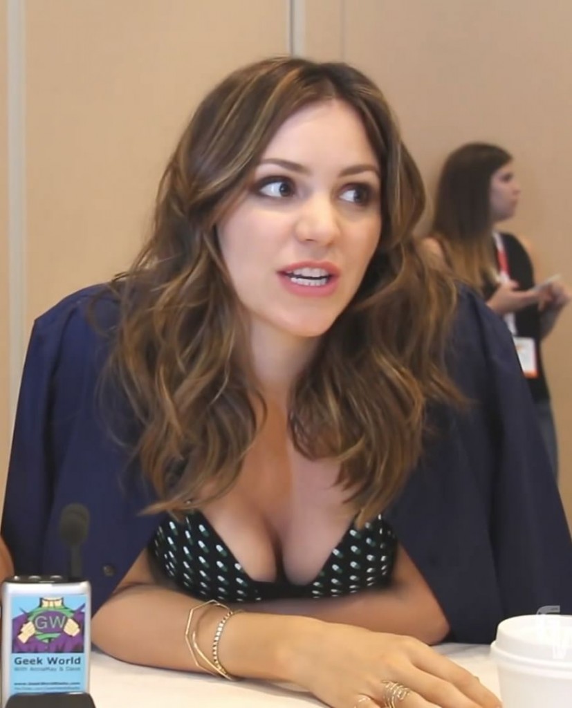 Katharine-McPhee-Cleavage-5