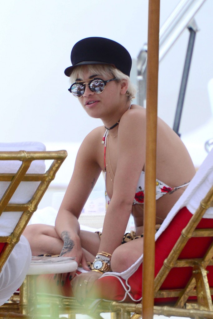 Rita-Ora-in-a-Bikini-20