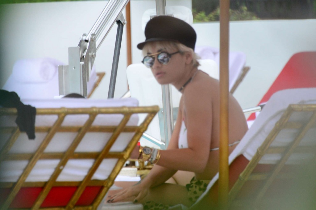 Rita-Ora-in-a-Bikini-50