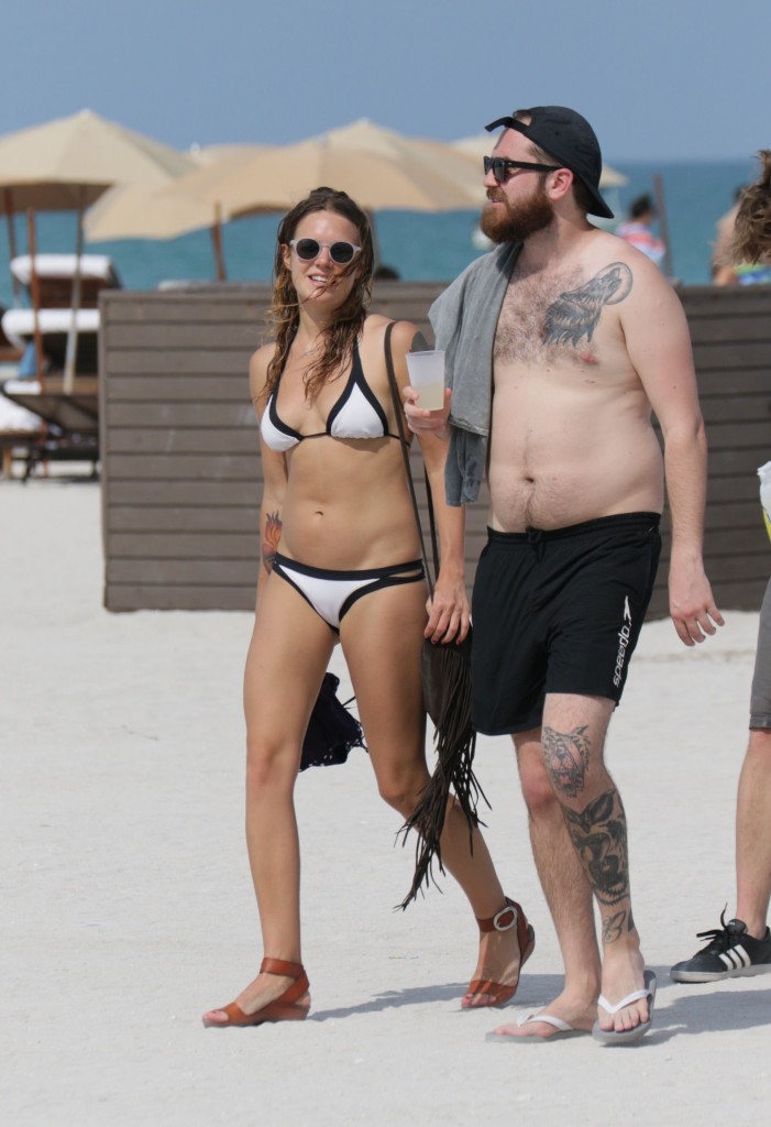 Tove-Lo-in-a-Bikini-92