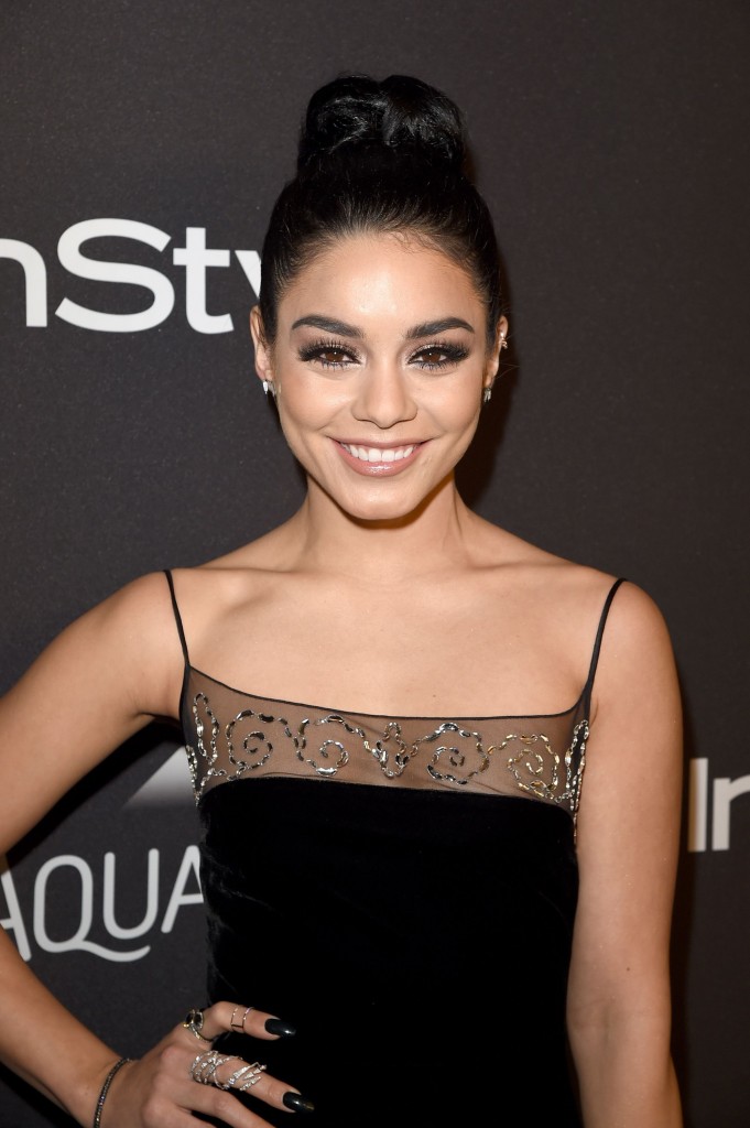 Vanessa-Hudgens-Areola-Peek-10