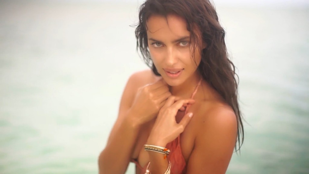 Irina-Shayk-Sexy-Topless-Irresistible-31