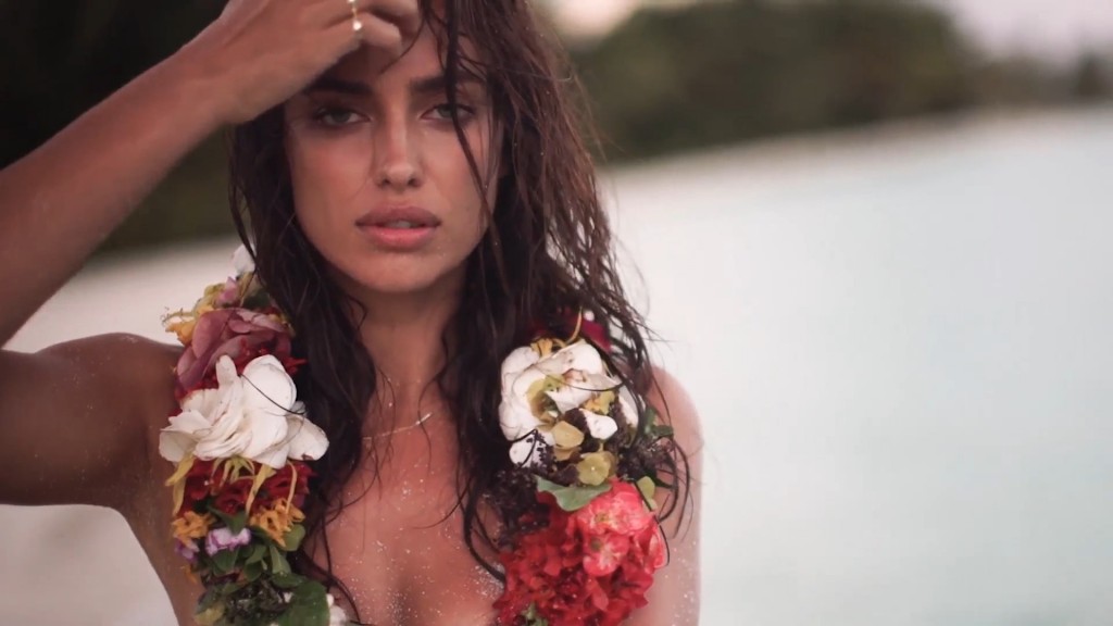 Irina-Shayk-Sexy-Topless-Uncovered-73