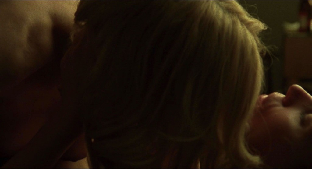 Lesbian-Scene-Rooney-Mara-Cate-Blanchett-6