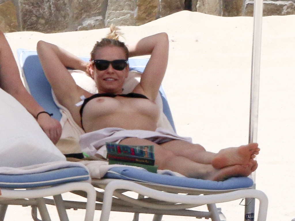 Chelsea Handler Topless 2