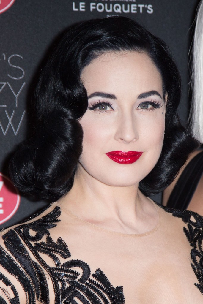 Dita Von Teese Cleavage 4