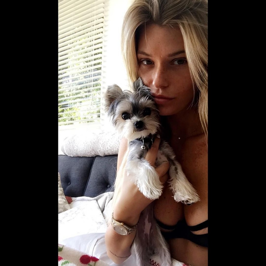 Samantha Hoopes Nude & Sexy 5