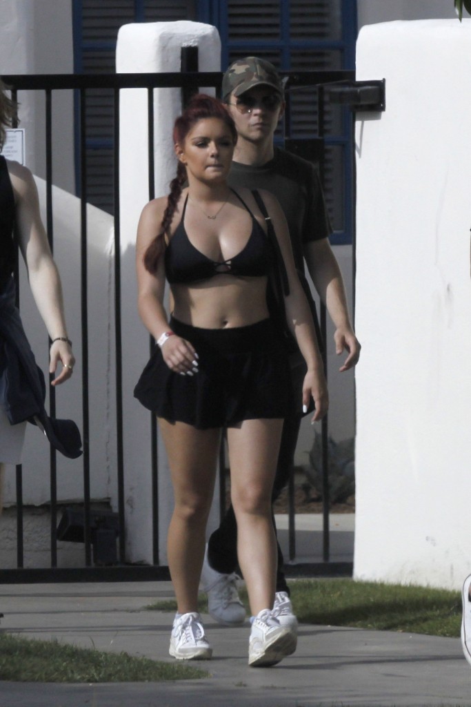 Ariel Winter Sexy 20