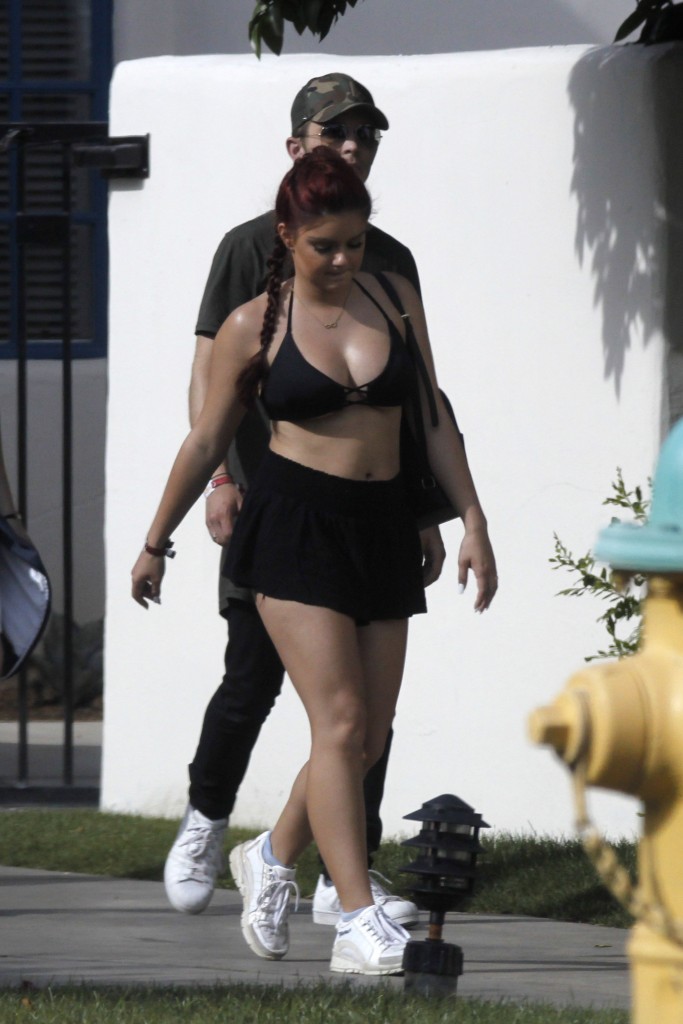 Ariel Winter Sexy 23