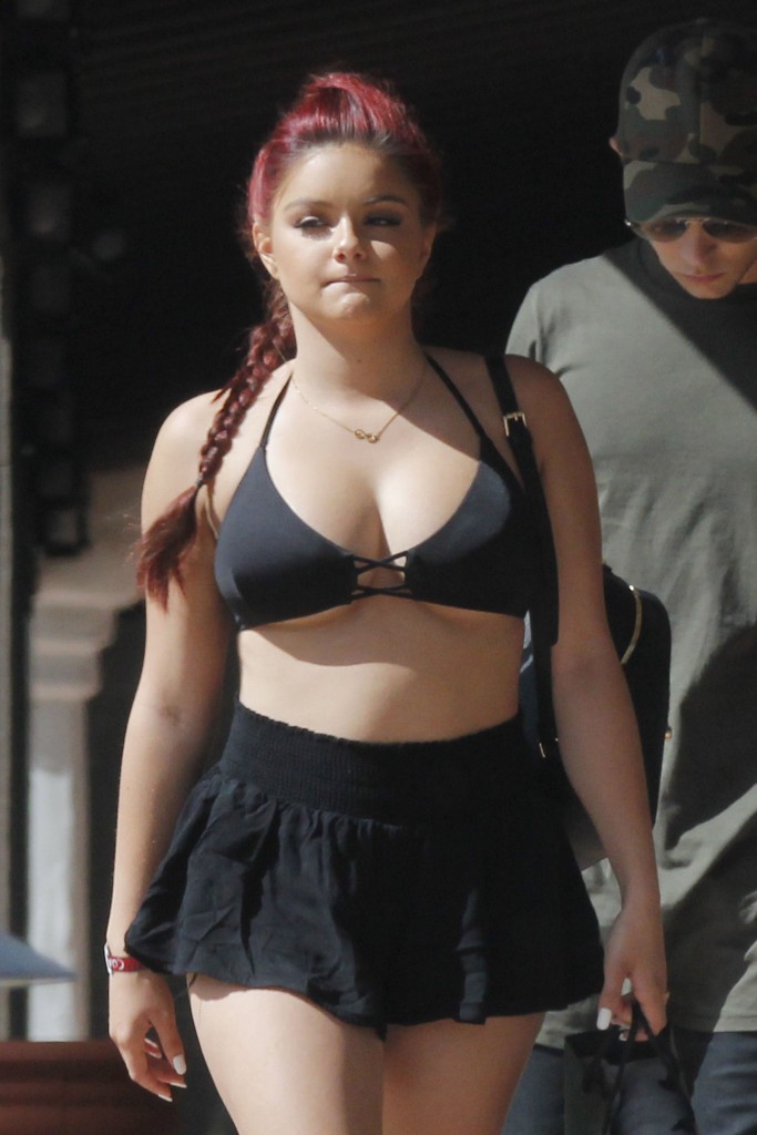 Ariel Winter Sexy 3