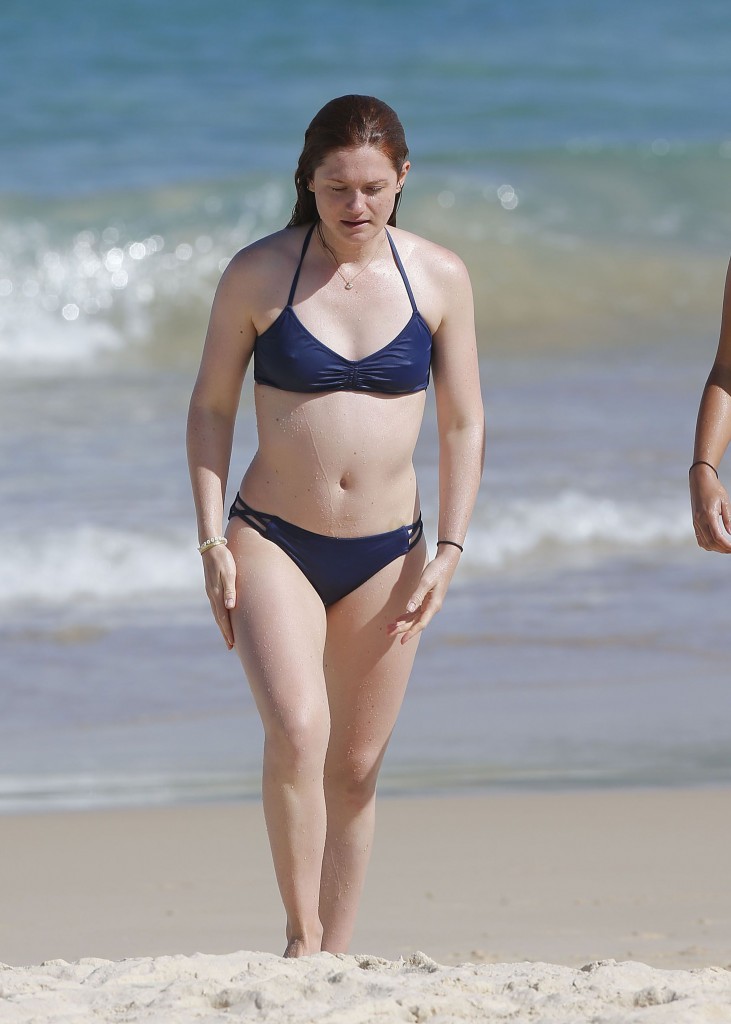 Bonnie Wright Sexy 4