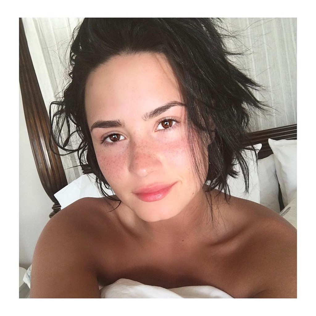 Demi Lovato No Makeup 2