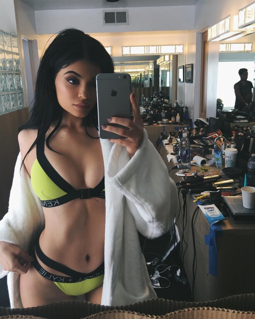 Kylie Jenner Sexy 2