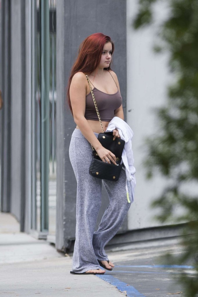 Ariel Winter Pokies Pics 1