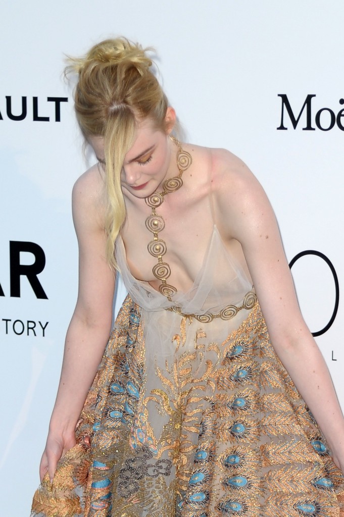 Elle Fanning Sexy 10