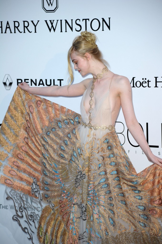 Elle Fanning Sexy 11