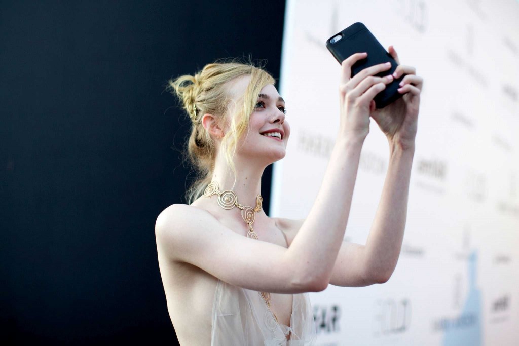 Elle Fanning Sexy 23