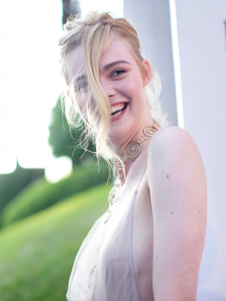 Elle Fanning Sexy 24