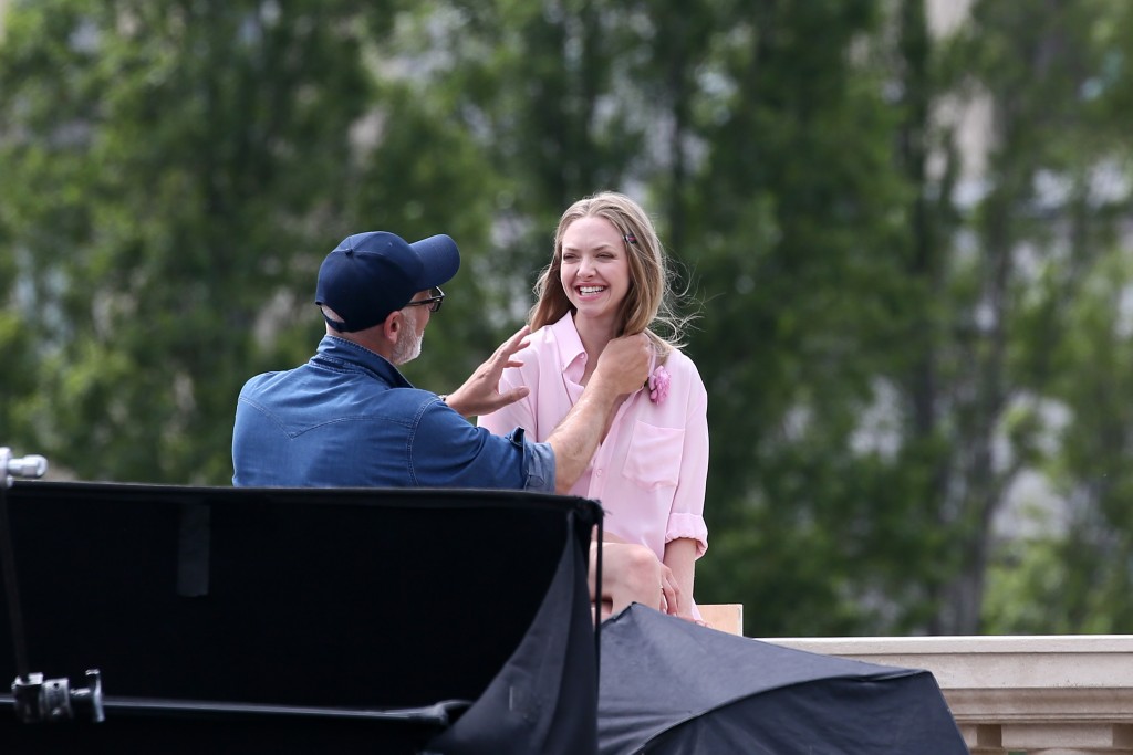 Amanda Seyfried Upskirt 20