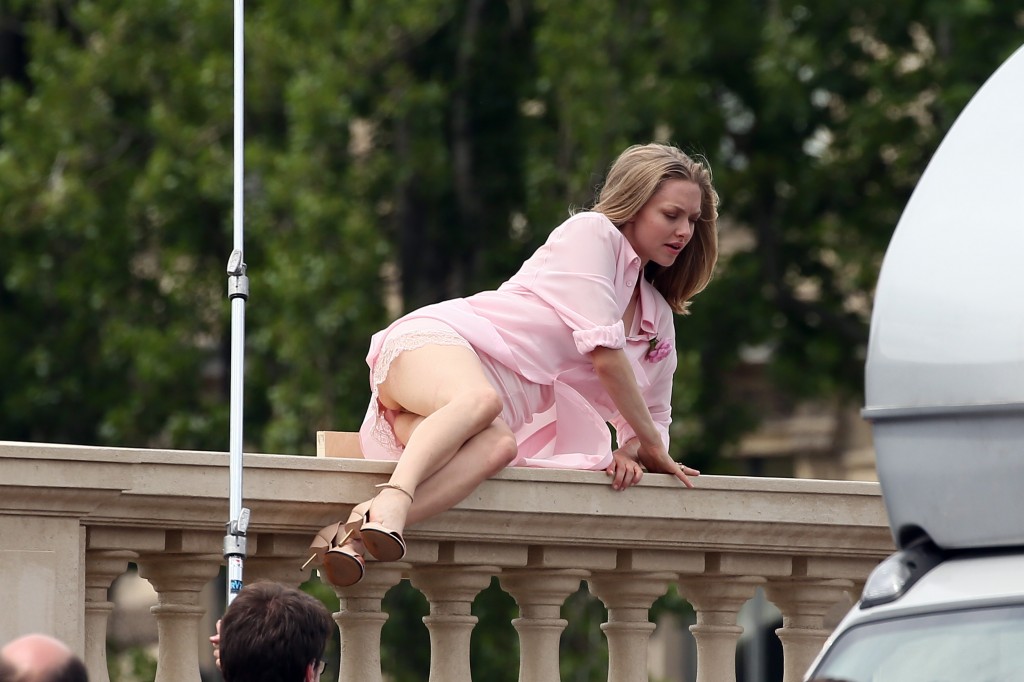 Amanda Seyfried Upskirt 39