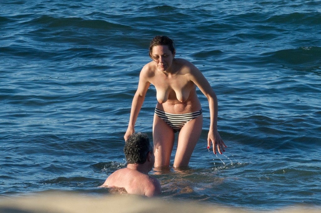 Marion Cotillard Topless 11