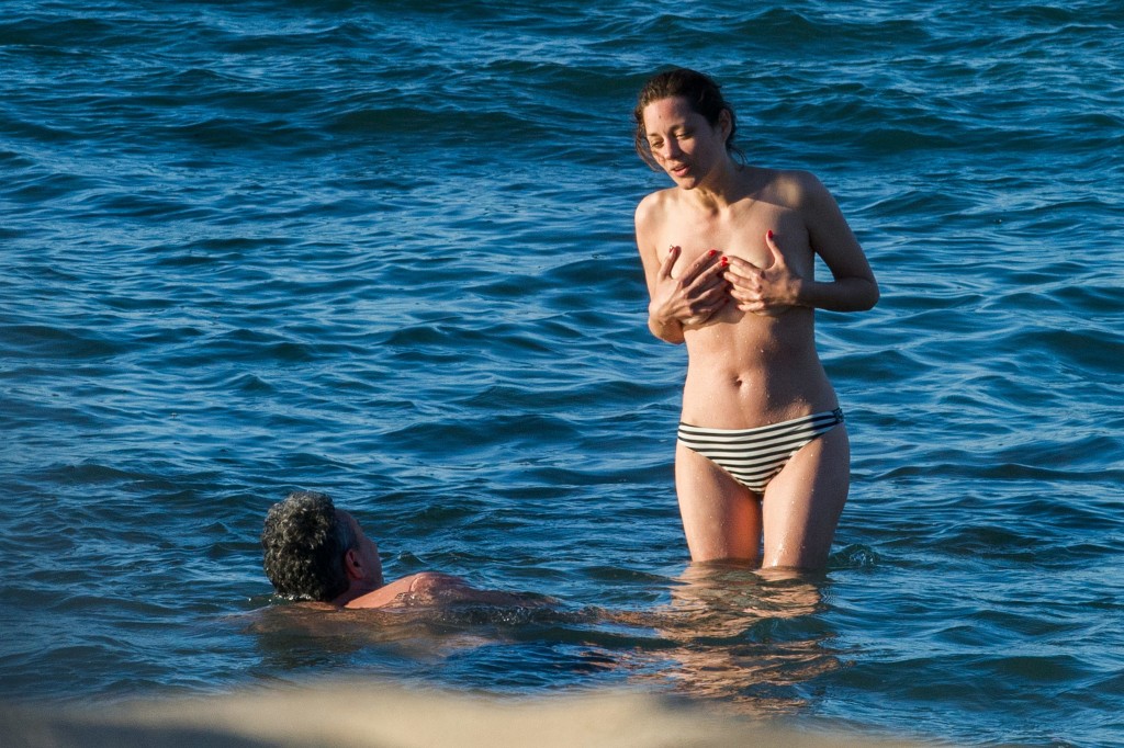 Marion Cotillard Topless 22