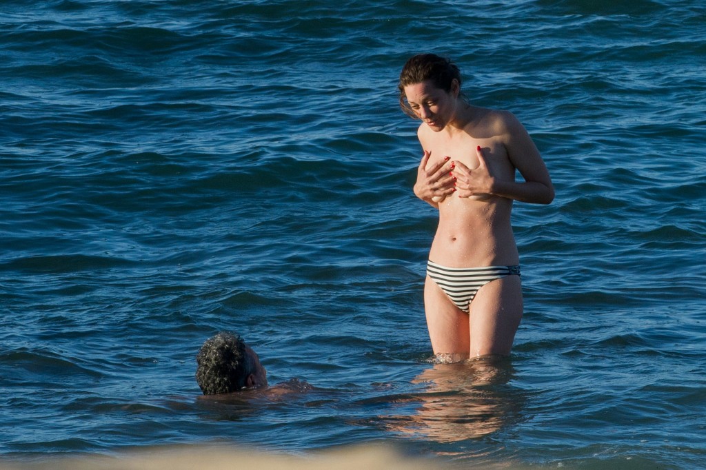 Marion Cotillard Topless 24