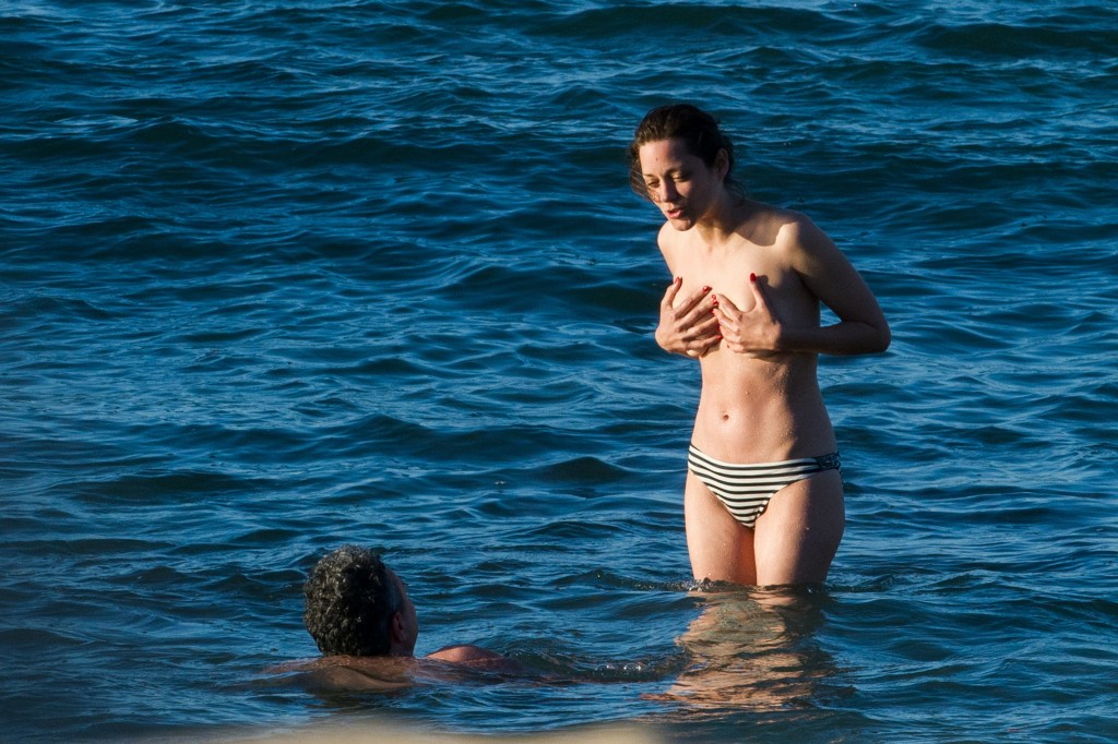 Marion Cotillard Topless 27