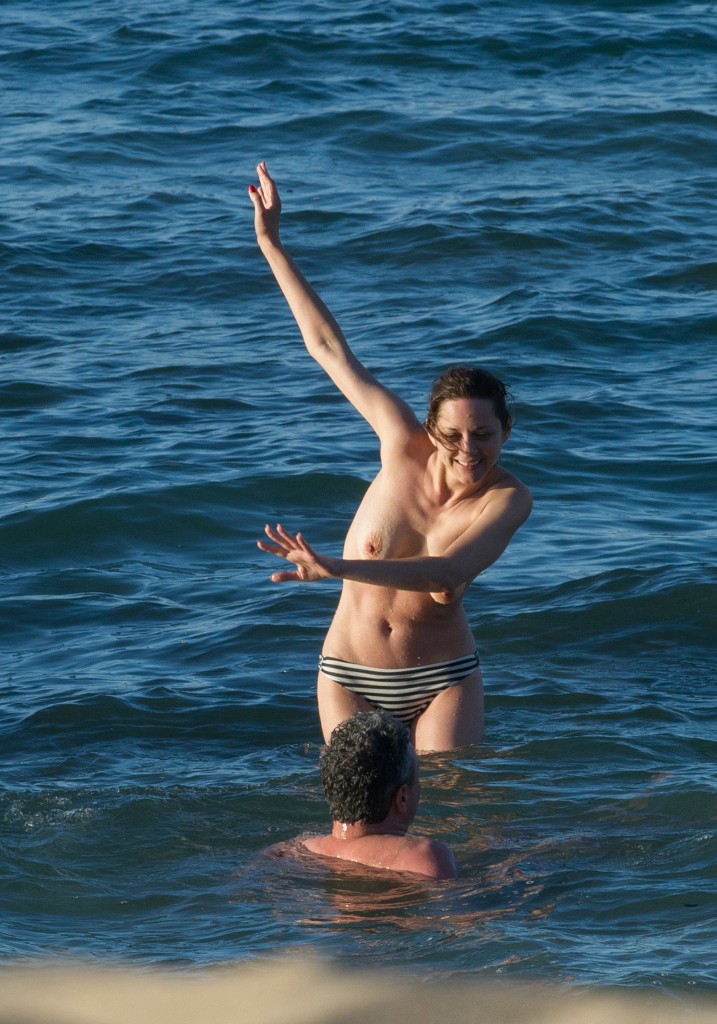 Marion Cotillard Topless 3