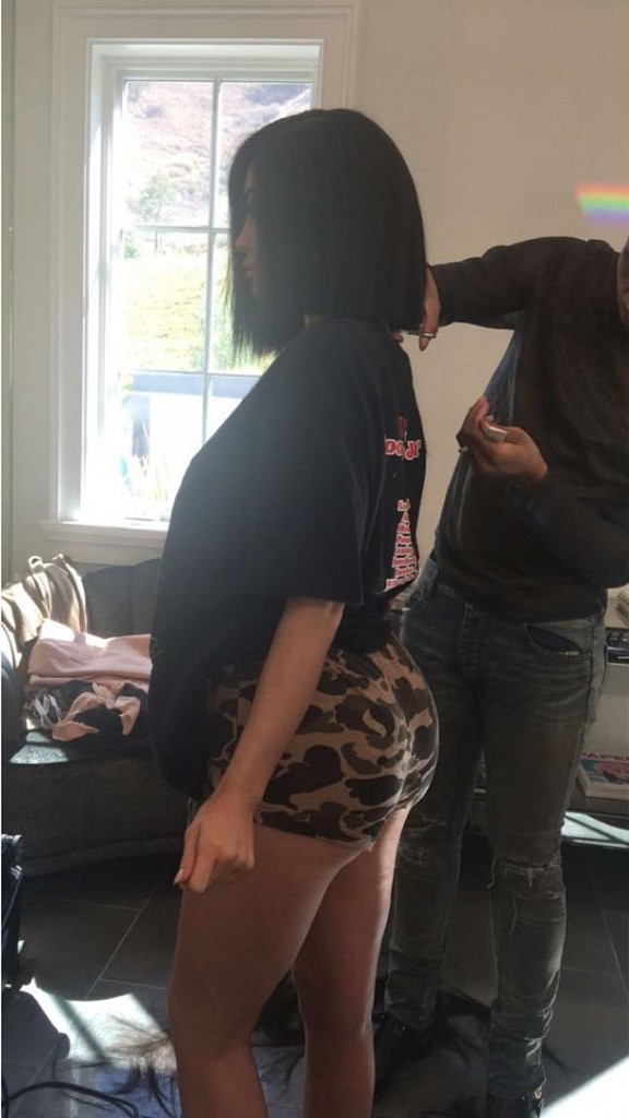 Kylie Jenner Sexy 2