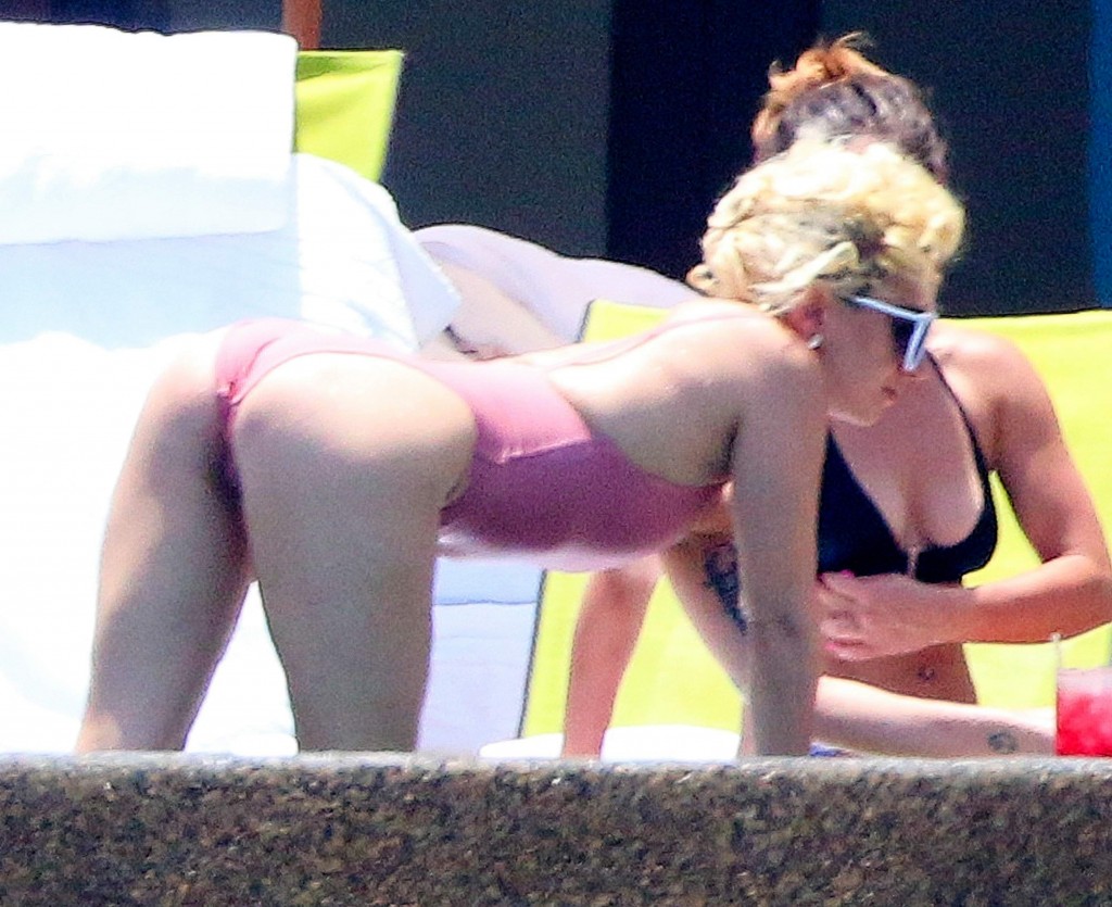 Lady Gaga Sexy 22