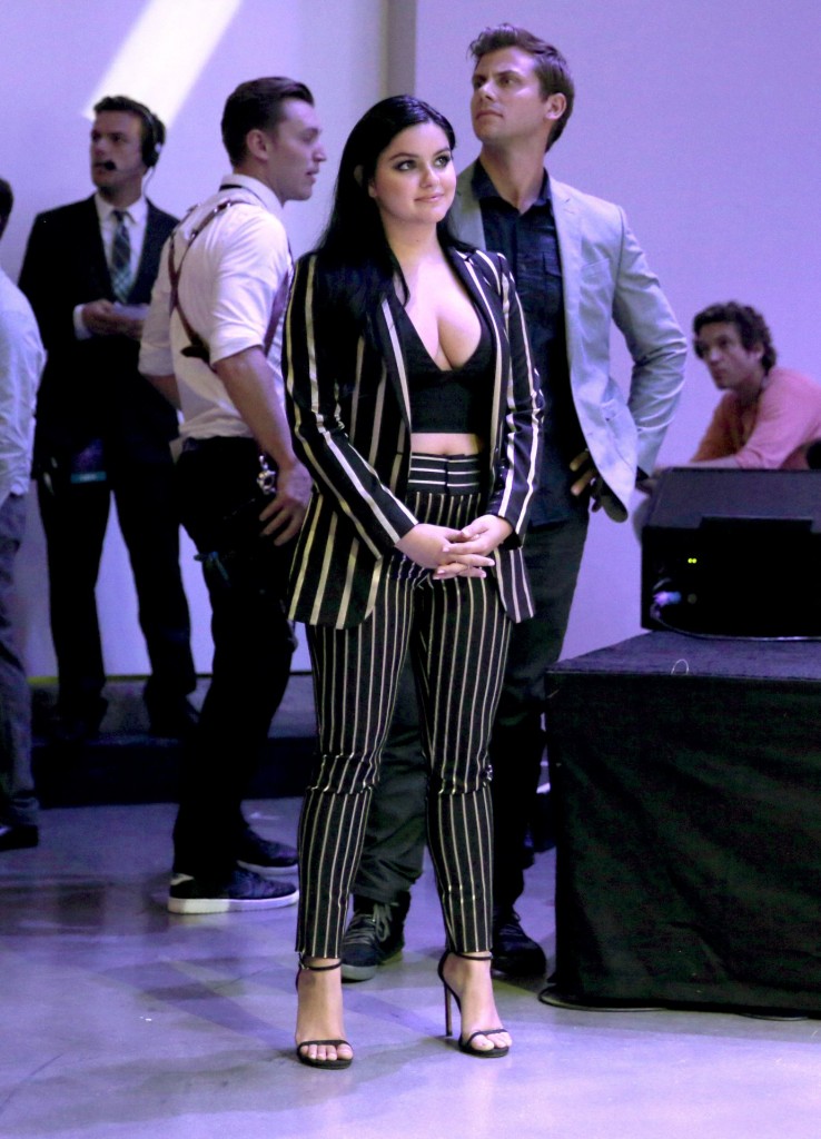 Ariel Winter Cleavage 26